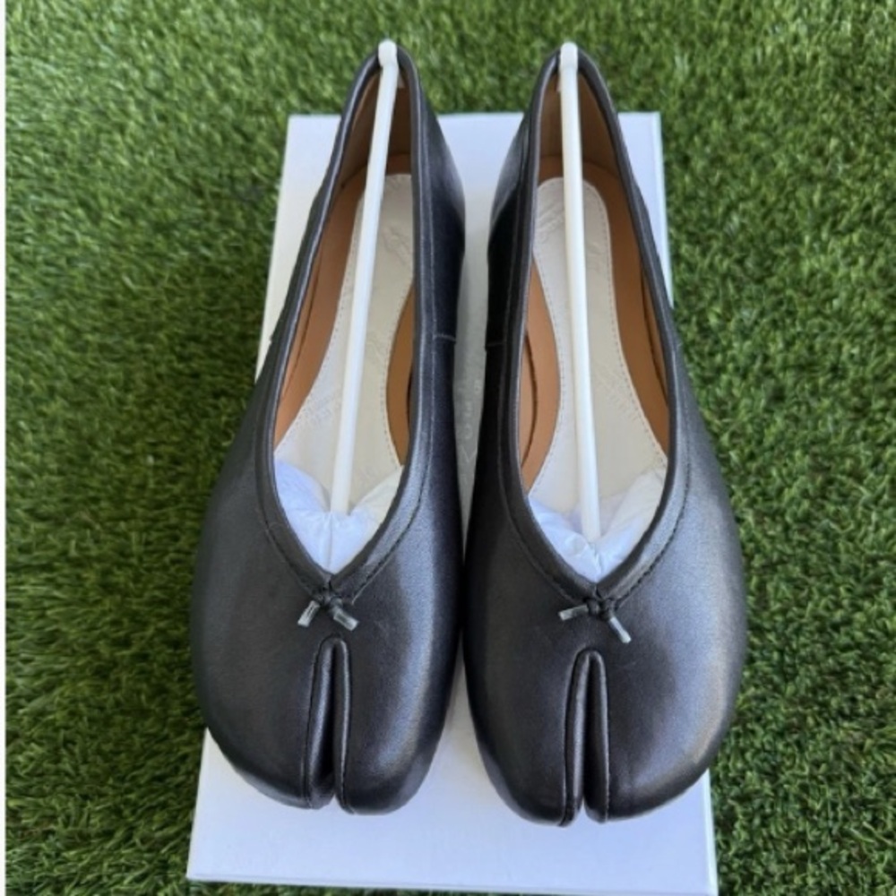 Maison Martin Margiela Women's Black Tabi Ballerina Flats